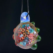 Cargar imagen en el visor de la galería, Keys Glass Coral Reef Pendant