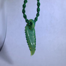 Load image into Gallery viewer, Evo Lord Glass 216 Leaf Pendant