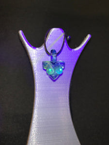 Ishtar Glass „Just the Tits“ Illuminips-Anhänger 1-2