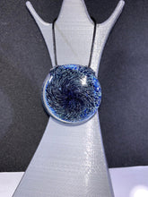 Cargar imagen en el visor de la galería, Djinn Glass Dichro Swirl Pendants